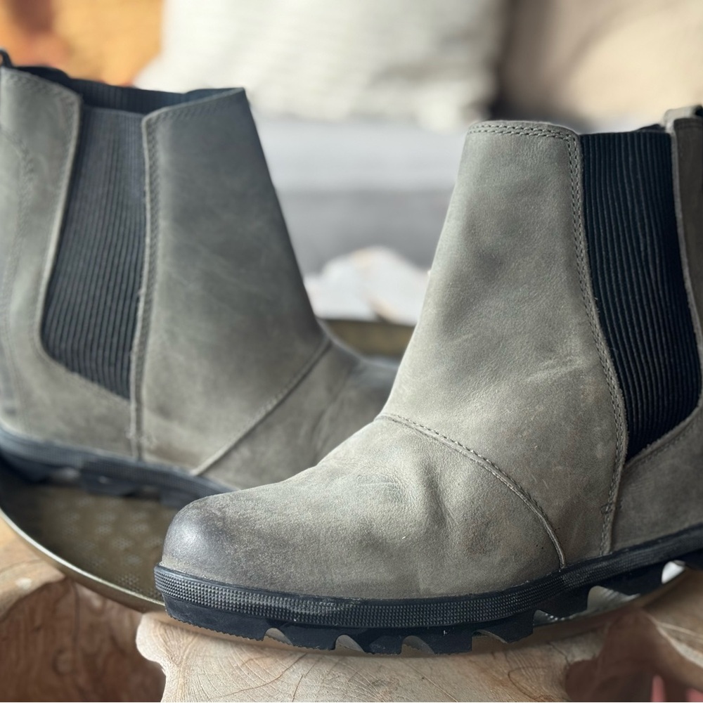 Sorel Black and Gray Ankle Boots